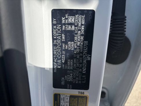 Used 2025 Kia Soul LX w/ LX Technology Package FWD image 27