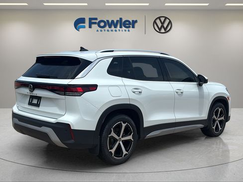 New 2026 Volkswagen Tiguan SE FWD image 7
