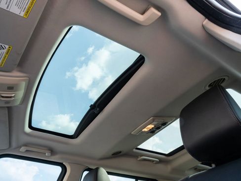 Used 2016 Land Rover LR4 HSE Silver Edition image 34