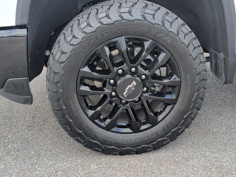 Used 2025 Chevrolet Silverado 2500 LT w/ Trail Boss Package AWD/4WD image 11
