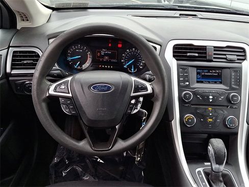 Used 2013 Ford Fusion SE image 17