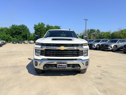 Used 2025 Chevrolet Silverado 2500 LT w/ Convenience Package AWD/4WD image 2