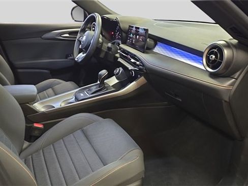 Used 2024 Alfa Romeo Tonale Ti image 13