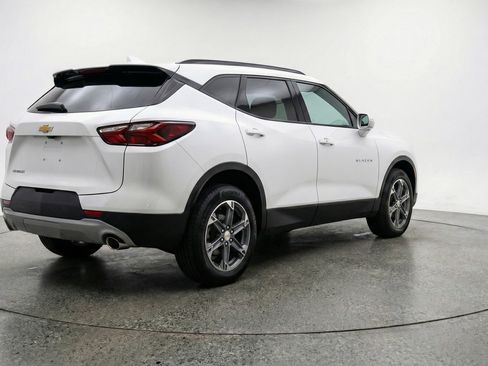 Used 2025 Chevrolet Blazer LT image 9