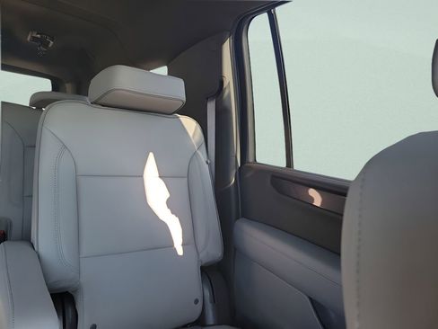 New 2026 GMC Yukon XL Elevation image 14