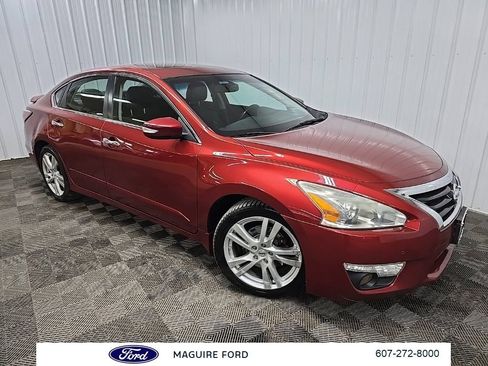Used 2015 Nissan Altima 3.5 SL FWD image 9