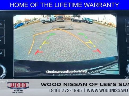 New 2025 Nissan Versa SR w/ Trunk Package image 37