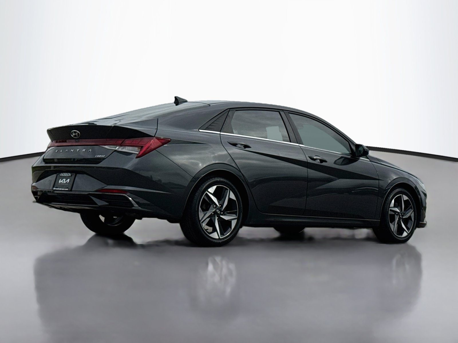 Used 2021 Hyundai Elantra Limited w/ Cargo Package FWD image 7
