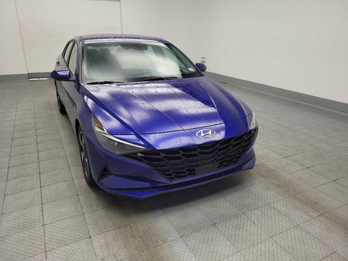 Used 2023 Hyundai Elantra SEL w/ Convenience Package FWD image 14