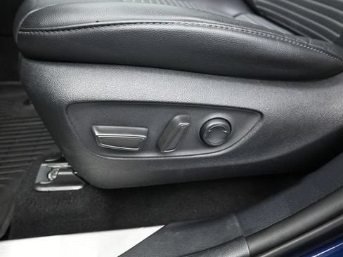 Used 2021 Toyota Highlander XSE FWD image 25