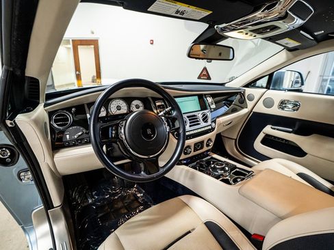 Used 2017 Rolls-Royce Wraith image 37