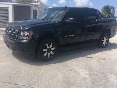 Used 2008 Chevrolet Avalanche LT w/ LT Preferred Equipment Group image 1