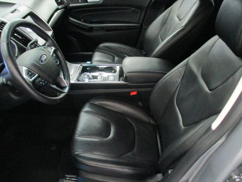 Used 2020 Ford Edge Titanium w/ Cargo Accessory Package image 9
