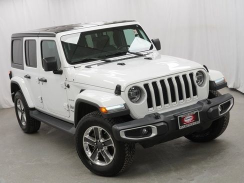 Certified 2019 Jeep Wrangler Unlimited Sahara w/ Cold Weather Group image 9