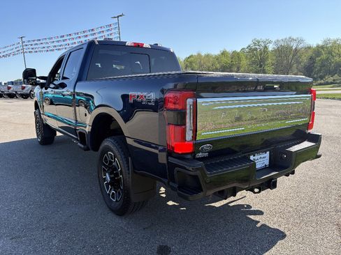 Used 2024 Ford F250 Platinum w/ FX4 Off-Road Package AWD/4WD image 3