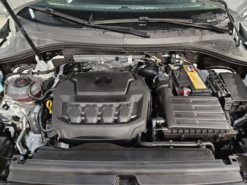 Used 2024 Volkswagen Tiguan SE image 19