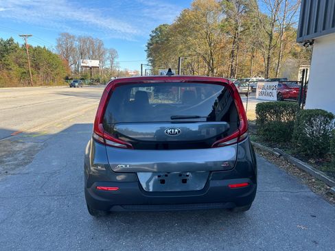 Used 2021 Kia Soul LX image 5