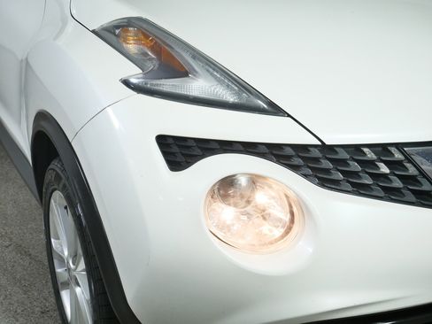 Used 2015 Nissan Juke S image 16