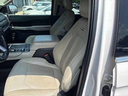Used 2019 Ford Expedition Max Platinum AWD/4WD image 3