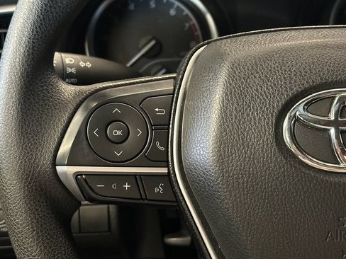 Used 2021 Toyota Camry LE FWD image 11
