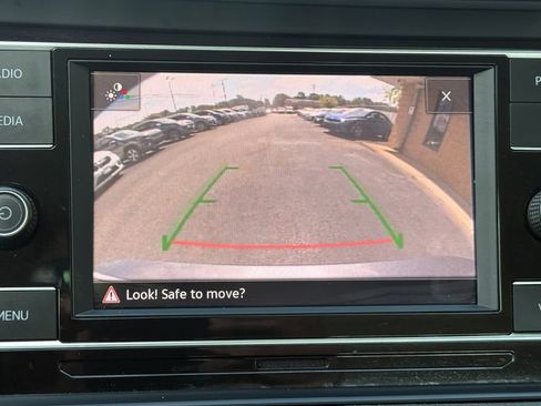 Used 2024 Volkswagen Jetta SE FWD image 23