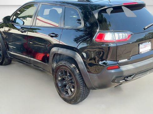 Used 2022 Jeep Cherokee Latitude AWD/4WD image 5