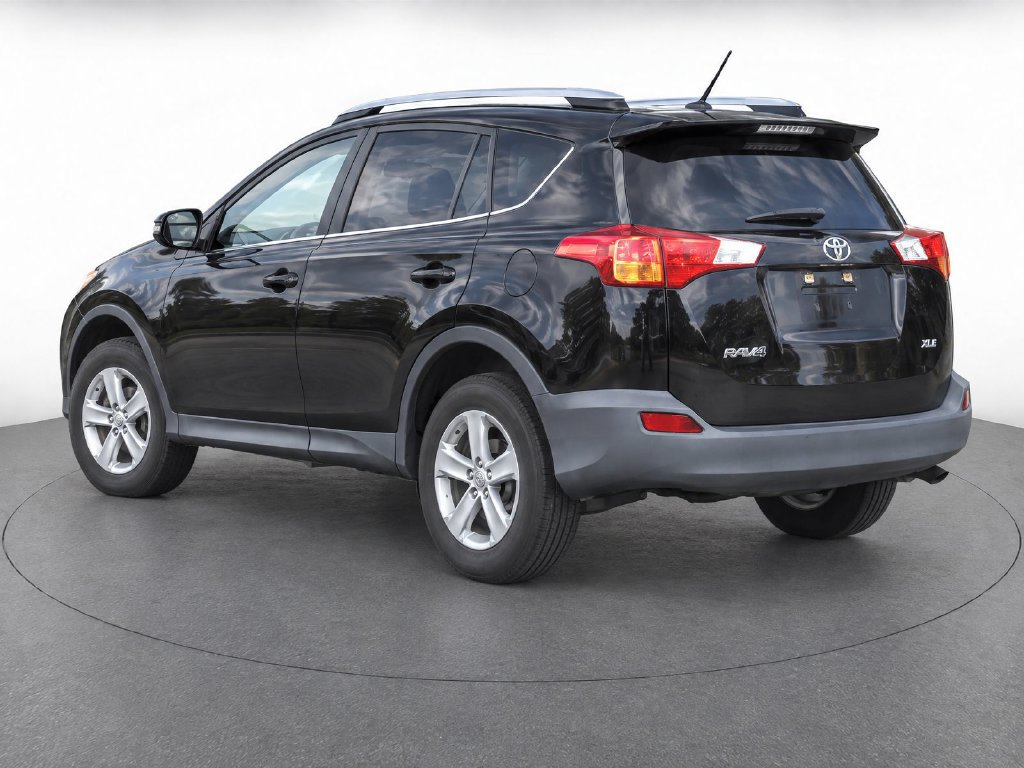 Used 2014 Toyota RAV4 XLE FWD image 3