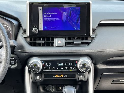Used 2024 Toyota RAV4 XLE FWD image 15