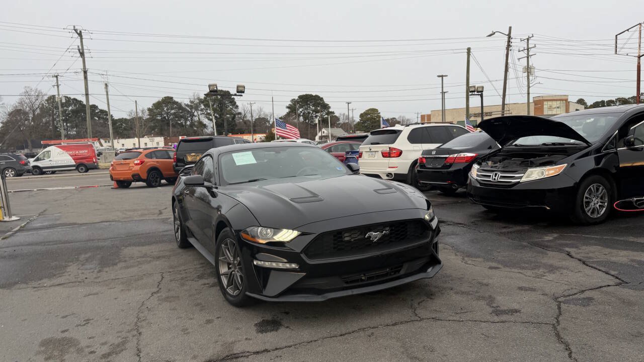 Used 2018 Ford Mustang Coupe RWD image 7