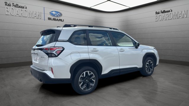 Used 2025 Subaru Forester w/ Convenience Package #1 AWD/4WD image 4
