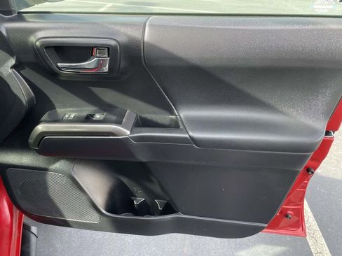 Used 2021 Toyota Tacoma TRD Sport image 46