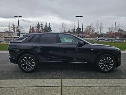 Used 2026 Cadillac Lyriq Premium Sport AWD/4WD image 8