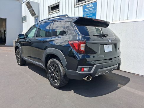 Used 2023 Honda Passport TrailSport image 3