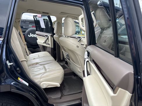 Used 2017 Lexus GX 460 image 24