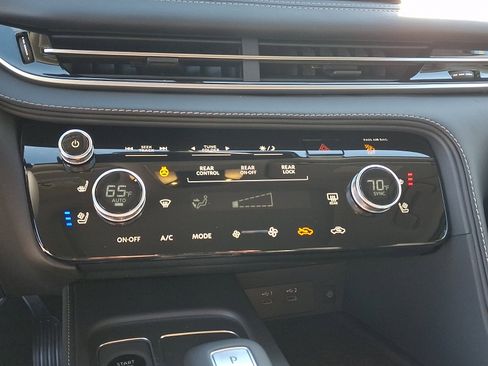 New 2026 INFINITI QX60 Luxe AWD/4WD image 13