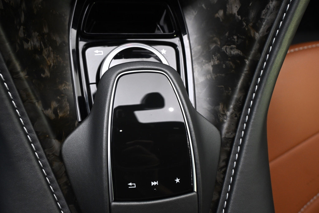 Used 2023 Aston Martin DBS Coupe RWD image 39