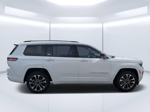 Certified 2021 Jeep Grand Cherokee L Overland w/ Luxury Tech Group IV AWD/4WD image 2