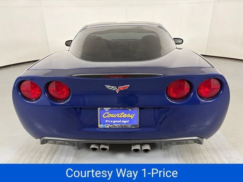 Used 2007 Chevrolet Corvette Coupe w/ Preferred Equipment Group RWD image 10