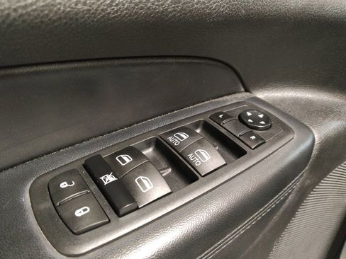 Used 2019 Jeep Grand Cherokee Altitude RWD image 27