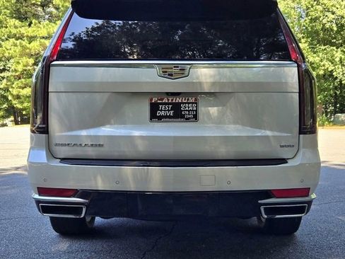 Used 2022 Cadillac Escalade ESV Premium Luxury w/ Performance Package image 10