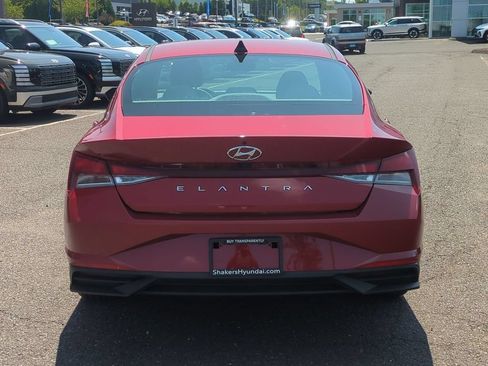 Certified 2023 Hyundai Elantra SEL w/ Convenience Package FWD image 4