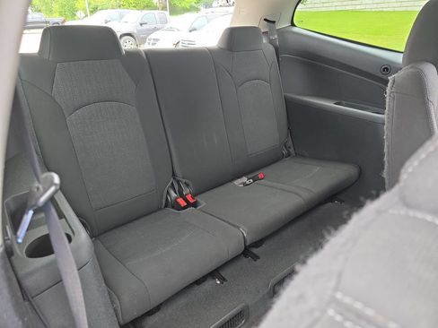 Used 2016 Chevrolet Traverse LT FWD image 12