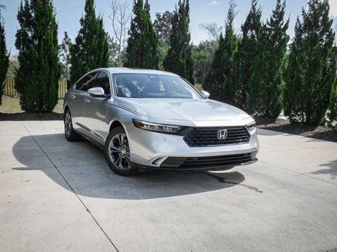 New 2026 Honda Accord EX-L image 2