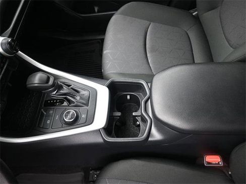 Certified 2025 Toyota RAV4 XLE image 31