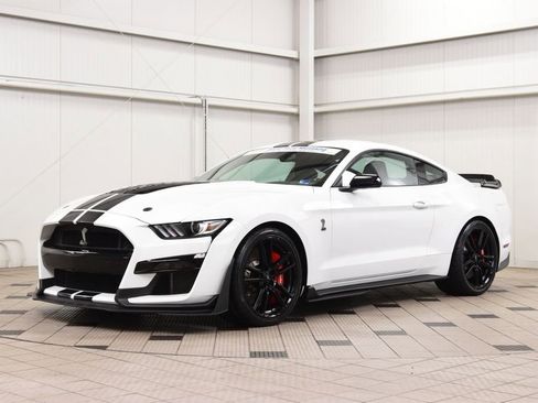 Used 2020 Ford Mustang Shelby GT500 w/ Technology Package RWD image 3