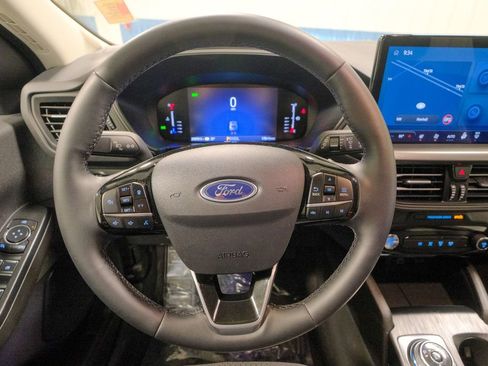 Used 2024 Ford Escape SE image 30