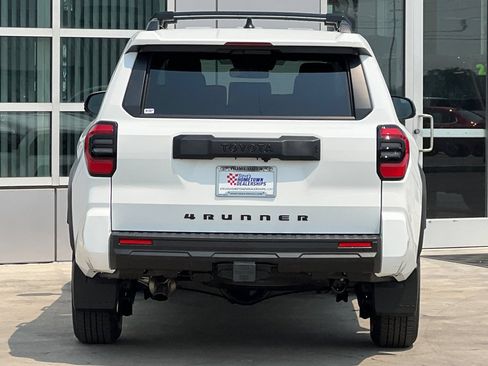 New 2026 Toyota 4Runner SR5 AWD/4WD image 5