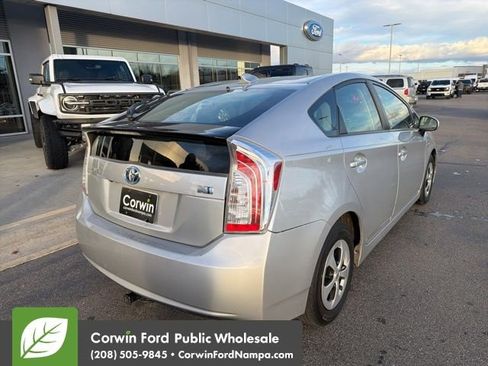 Used 2013 Toyota Prius Three image 4