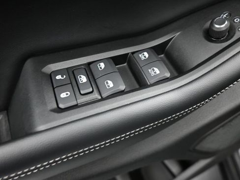 Used 2025 Jeep Grand Cherokee Altitude image 13