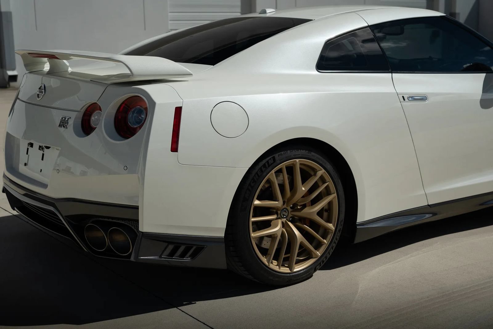 Used 2017 Nissan GT-R Premium w/ Premium Interior Package AWD/4WD image 80